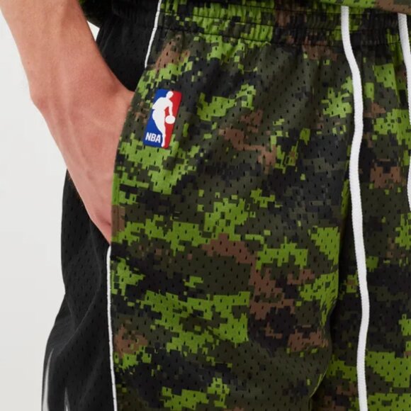 Mitchell Ness Mens NBA Toronto Raptors Swingman Basketball Shorts Camo L NWT - Picture 6 of 13